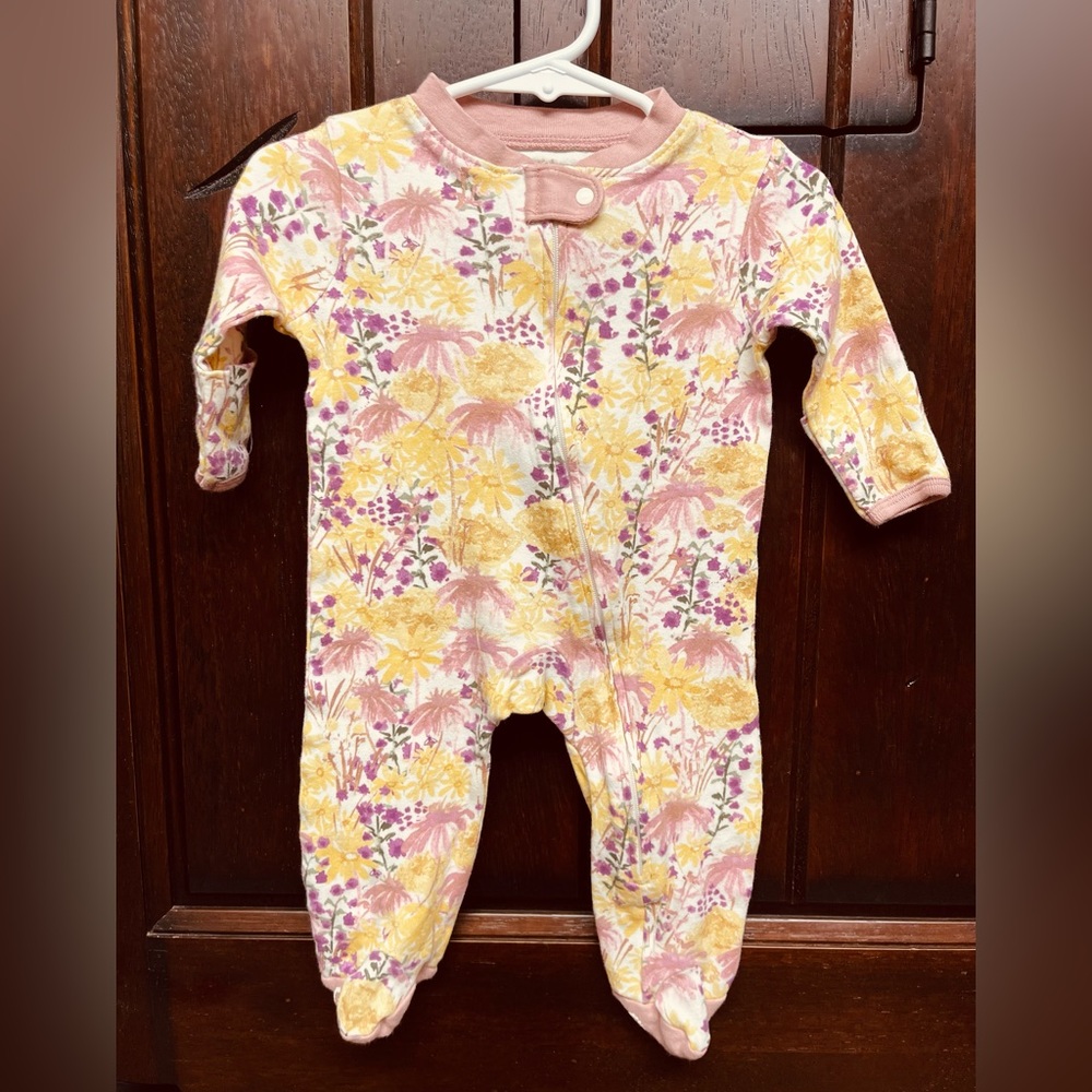 Wildflowers Grow Sleep & Play-
Visit > Persian rose Size 0-3 months